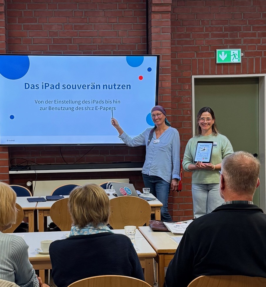 Frau Falke und Frau Meggers